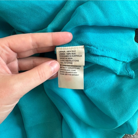 Camilla Short Lace Up Kaftan in "Take My Hand". One Size - Picture 10 of 14